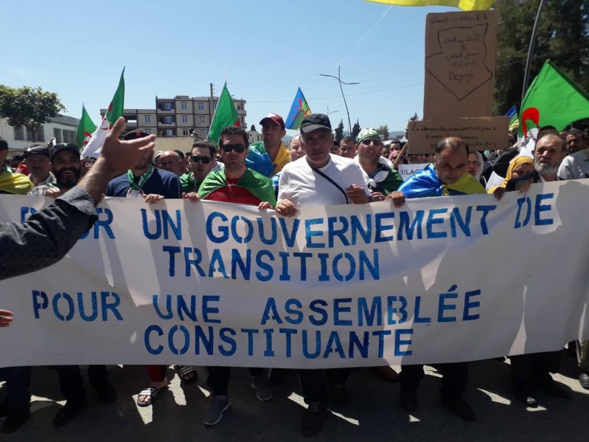 Photo of La contestation en Algérie résiste aux manœuvres du pouvoir militaire